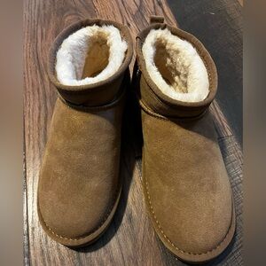 NEW!!! UGG Brown Sheepskin Ankle Boots